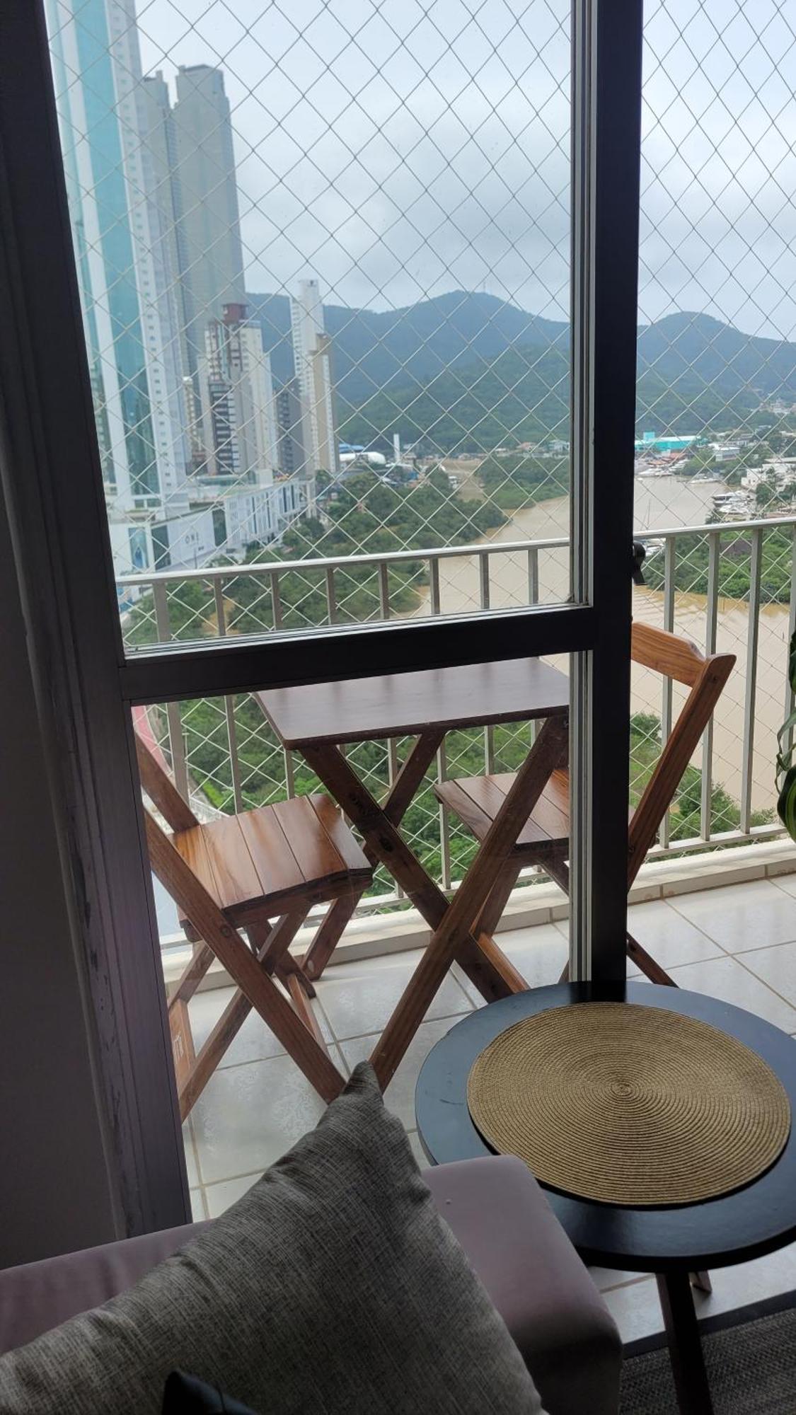 Apto Na Quadra Do Mar E Vista O Rio Apartamento
